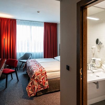 Standard room PLUS KING BED