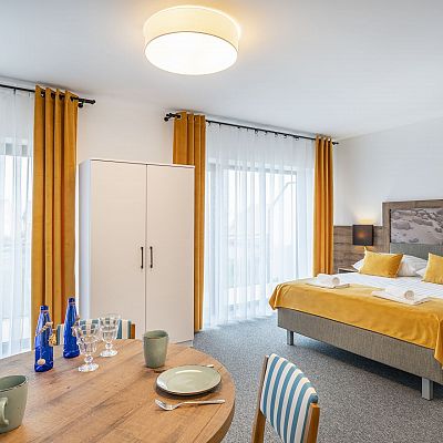 Sculptures in the Sand  Apartament